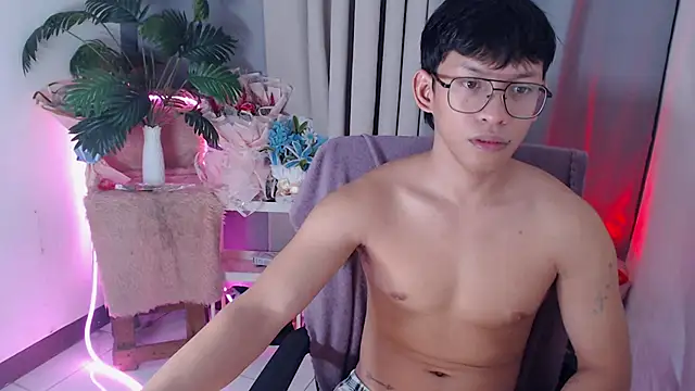 pinkcock_froi2305's Webcam Show