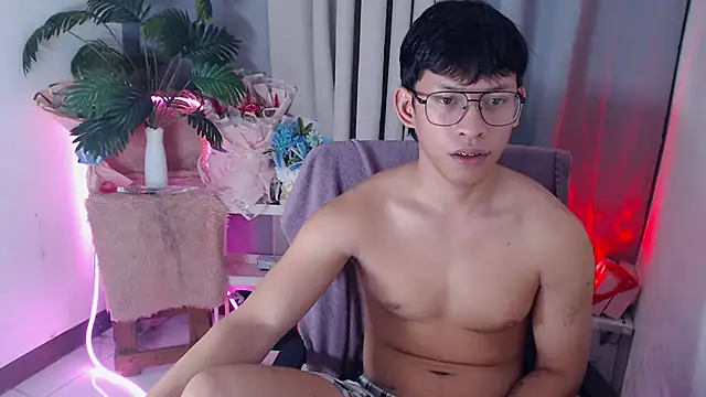 pinkcock_froi2305's Webcam Show