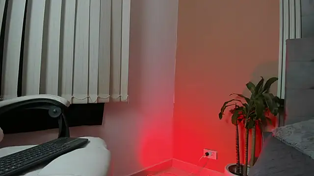 eren_jeager Chat XXX live