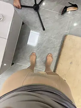 qwe522522's Webcam Show