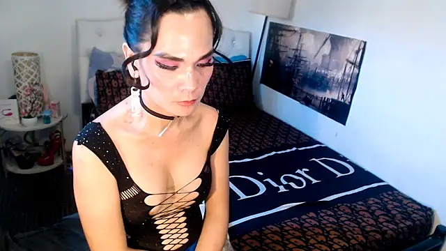 Show modela NinaDOM4CUM na web-kameri