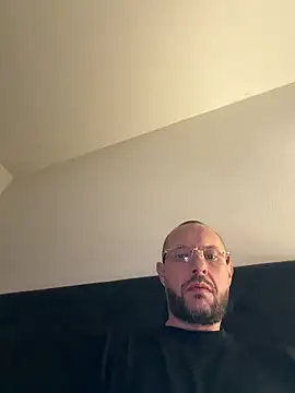 Guitccch লাইভ XXX চ্যাট