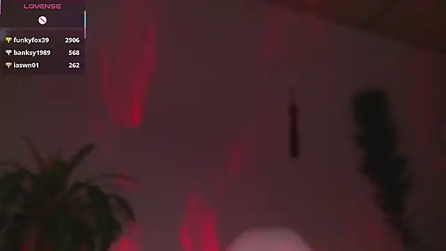 Онлайн чат XXX bri_von_dhara__