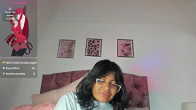 luna_velveth's Live XXX Chat