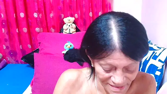 SLUTTYROXY's Live XXX Chat