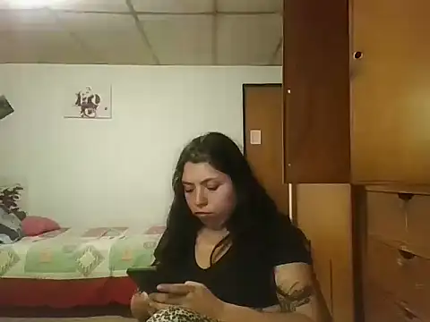 isabellapurple: απευθείας συνομιλία ΧΧΧ