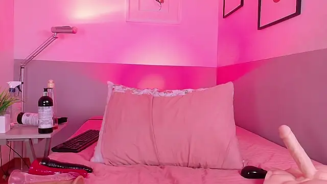 cutepetitee's Live XXX Chat