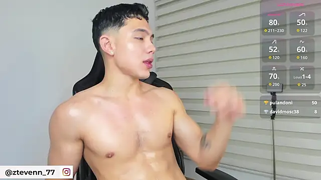 Stevenn_77 即時 XXX 聊天