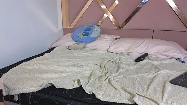 Sophia_moo_n Live XXX chat