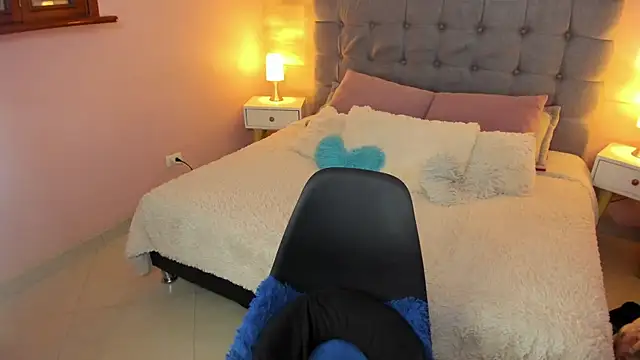 _Abril_W Adlı Modelin Canlı XXX Sohbeti