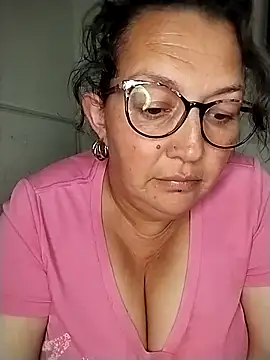 _Saraqueenn Live XXX chat