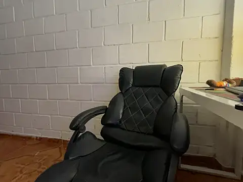 แชท XXX สดของ Max_TheHorseDick