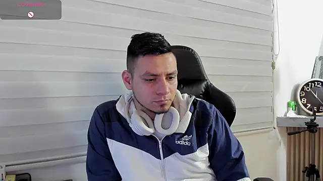 แชท XXX สดของ Rick_Adams