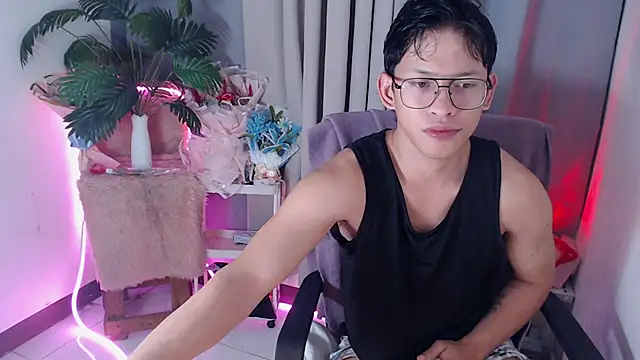 pinkcock_froi2305: онлайн-секс-чат