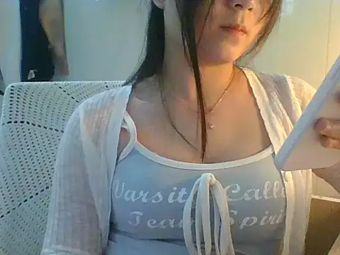 Linzly লাইভ XXX চ্যাট