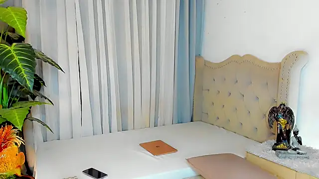 MochaliciousTransOnTop – webcam-show