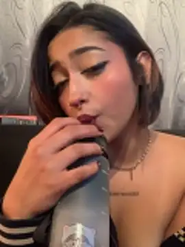 Chat +18 de LilithMonette ao vivo