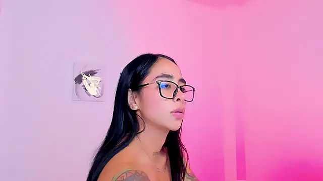 sophierooy22's Live XXX Chat