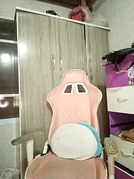 Ivy_Trix2's Live XXX Chat