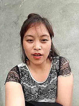 Alice-567 即時 XXX 聊天