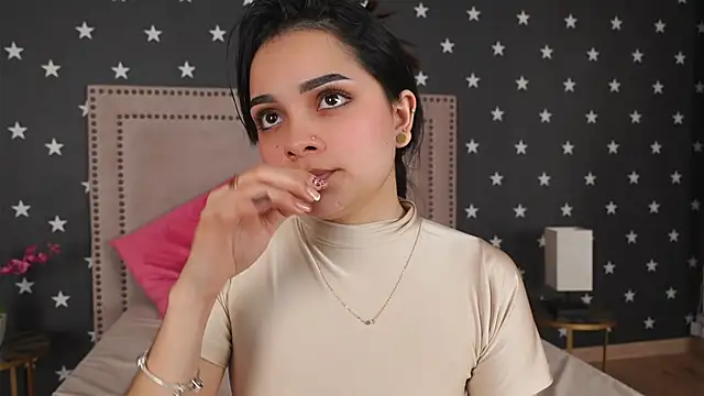 RaquellStar élő XXX-chatje