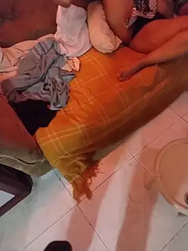 Show de SHARLOTYJUANSTEVAN na webcam