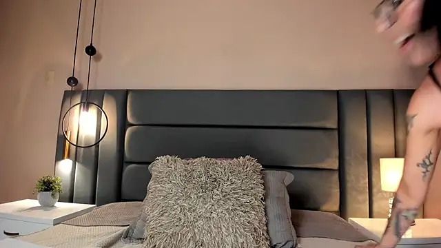 Show modela AnnaDenver na web-kameri