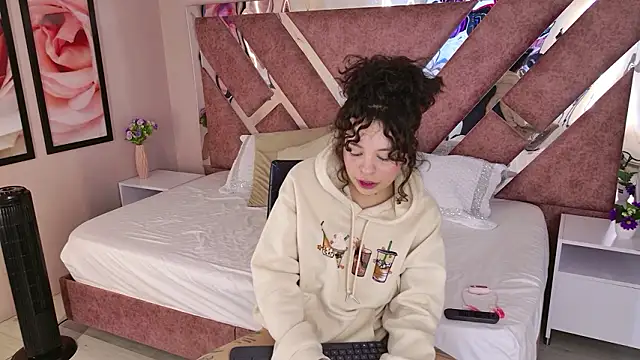 KatherineGomez Chat XXX in diretta