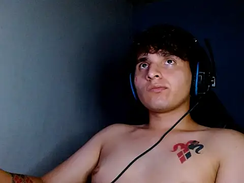 suggarboy69 élő XXX-chatje