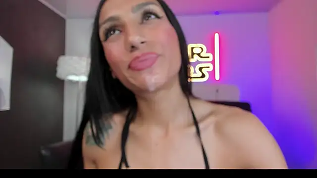 Chatroom XXX en direct de miss___evangeline