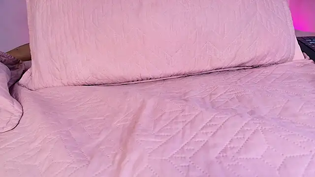 sharlott_miller élő XXX-chatje