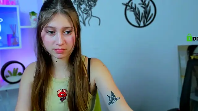 Chat +18 de arianaa_cat ao vivo