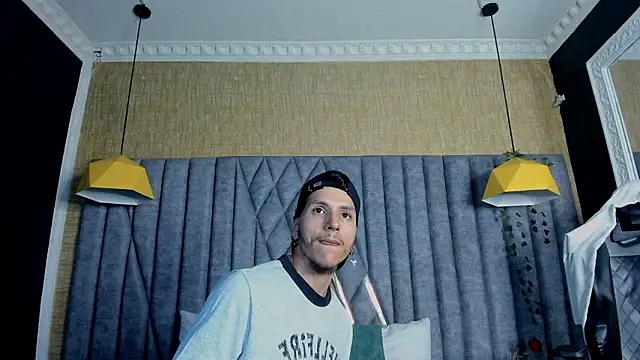 DanteLuxx élő XXX-chatje