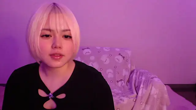 uru_luv000's Live XXX Chat