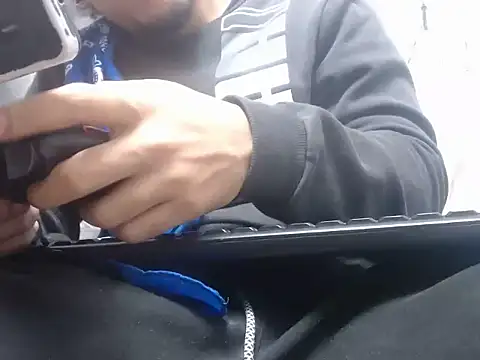 Xfire_boy69 élő XXX-chatje