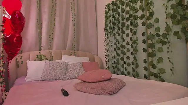 Chat +18 de Love_is_Lola ao vivo