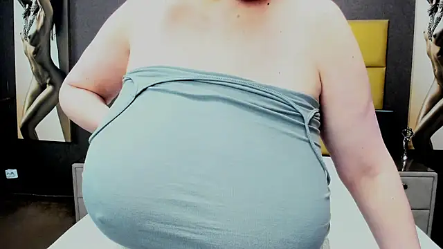 XXX chat uživo modela KiraLeila