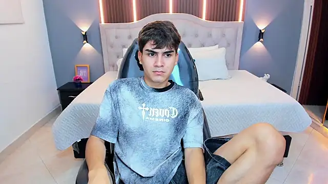 Tommy18__'s Live XXX Chat