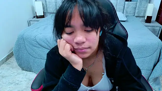 laureentt_'s Live XXX Chat