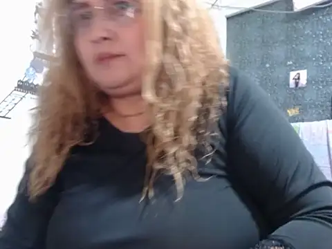 Perla1981-- Chat XXX in diretta