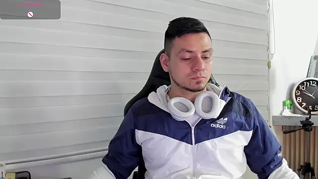 Show modela Rick_Adams na web-kameri