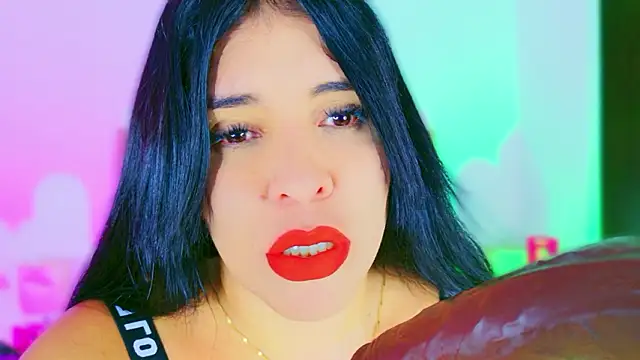 CharlootteEvans' Live XXX Chat