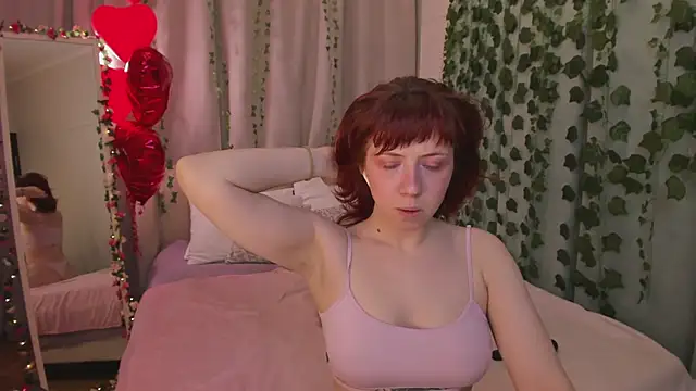 Love_is_Lola Live XXX Chat