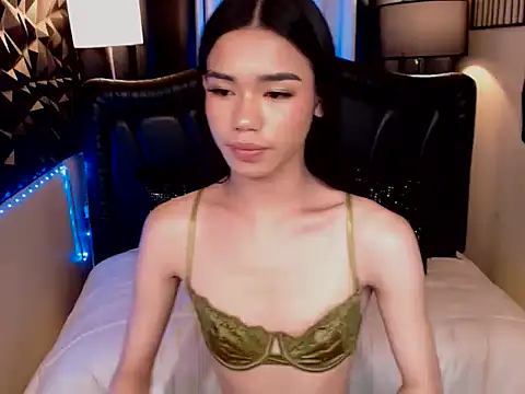 ItsurGirlMiana Pertunjukan Webcam