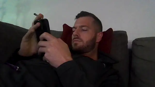 XXX chat uživo modela cheekycherryx