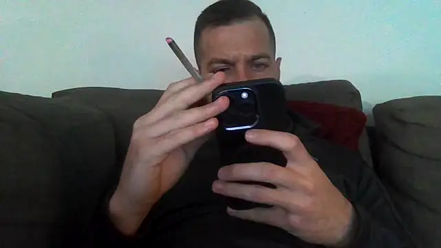 XXX chat uživo modela cheekycherryx