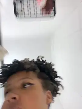 Show modela 99_Lilith na web-kameri