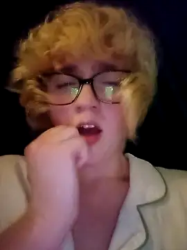 mcjbgfhgjhiiilllufjyf's Live XXX Chat