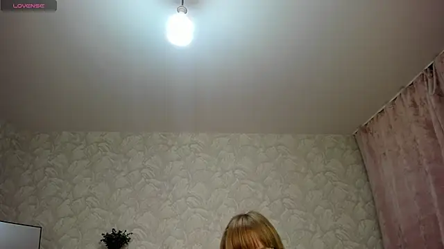 KattyPeachXのウェブカメラショー