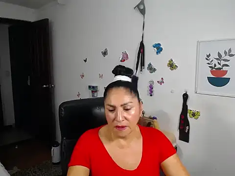 Chat +18 de mature_bigboobs10 ao vivo